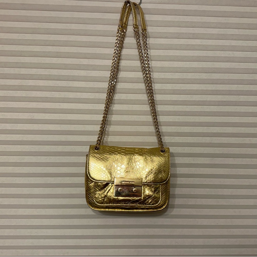 MICHAEL KORS GOLD METALLIC CROSSBODY. EUC RETAILED $358 - Picture 8 of 15